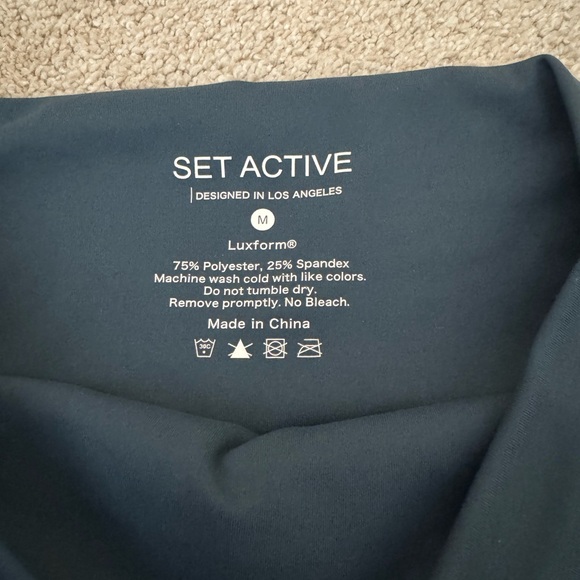 Set Active Shorts - Picture 3 of 3